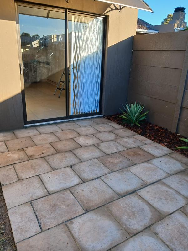 4 Bedroom Property for Sale in Bothasig Western Cape